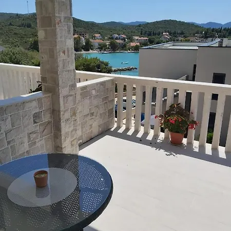 Apartman Teuta Lovište